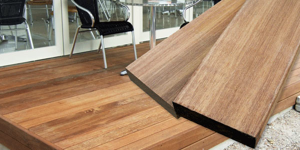 最大74％オフ！ ウッドデッキ イタウバ DIY 材料 30×105×1200mm 3.5kg 板材 床材 面材 デッキ材 天然木 ※送料別途見積り  最低送料2000円〜 木材